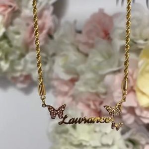 Chaine personnalisée torsadée papillon